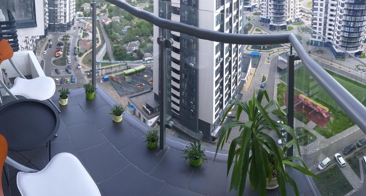 Красивая Квартира С Шикарным Видом У Метро Apartment Kiev Ngoại thất bức ảnh