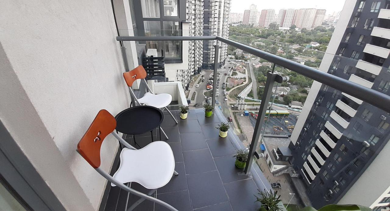 Красивая Квартира С Шикарным Видом У Метро Apartment Kiev Ngoại thất bức ảnh