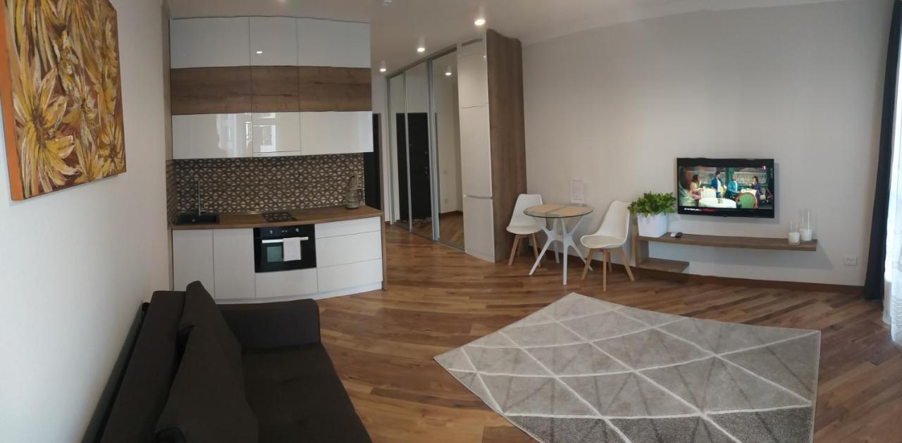 Красивая Квартира С Шикарным Видом У Метро Apartment Kiev Ngoại thất bức ảnh