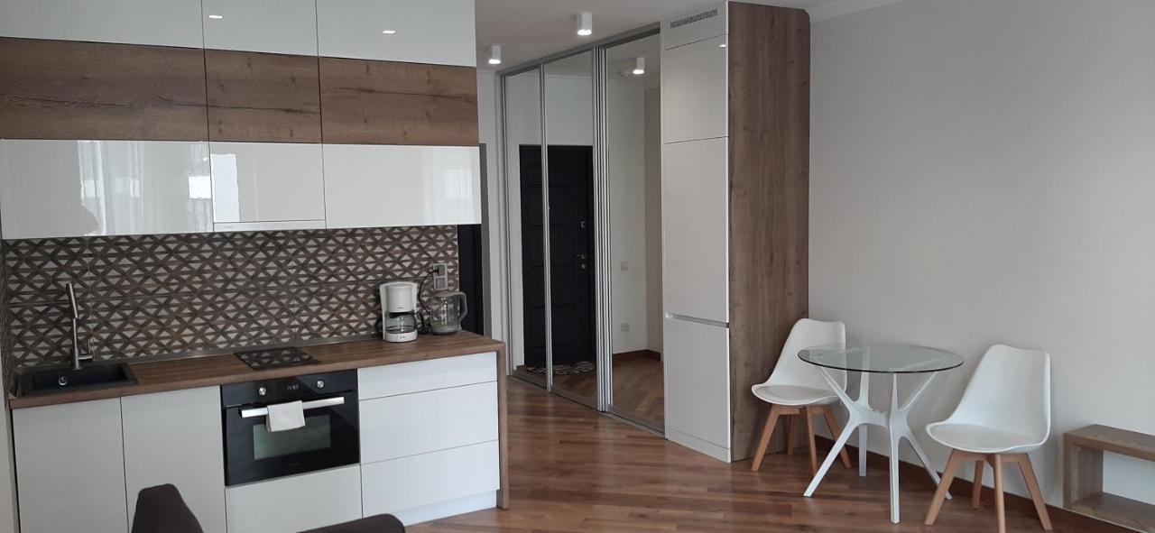 Красивая Квартира С Шикарным Видом У Метро Apartment Kiev Ngoại thất bức ảnh